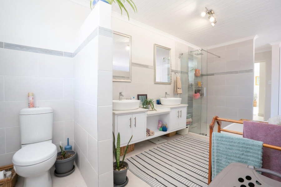 3 Bedroom Property for Sale in Bluewater Bay Western Cape